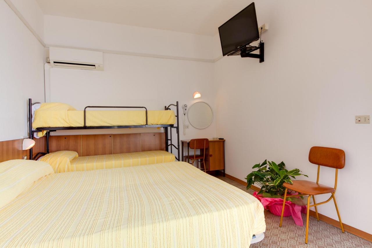 Hotel Majestic Bellaria-Igea Marina Exterior foto