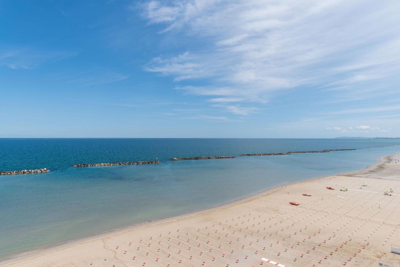Hotel Majestic Bellaria-Igea Marina Exterior foto